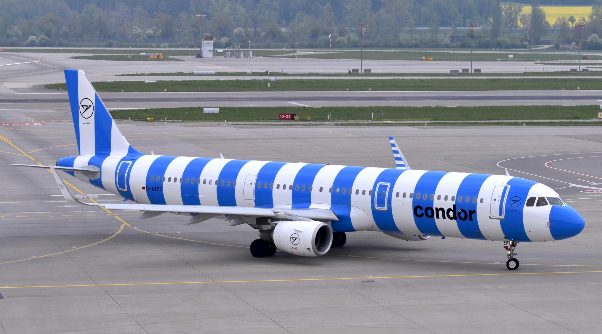 Condor erstmals mit neuem Look in Zürich Sky News