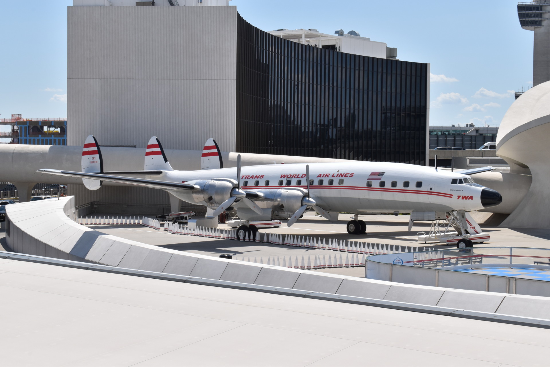 Der Star des TWA-Hotels am Flughafen New York JFK ist die Lockheed L-1649 Starliner.