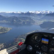 Der Bürgenstock (Bildmitte) liegt im Zentrum des Luftraumes, der während der Ukraine-Konferenz nur stark eingeschränkt genutzt werden darf. Foto Eugen Bürgler