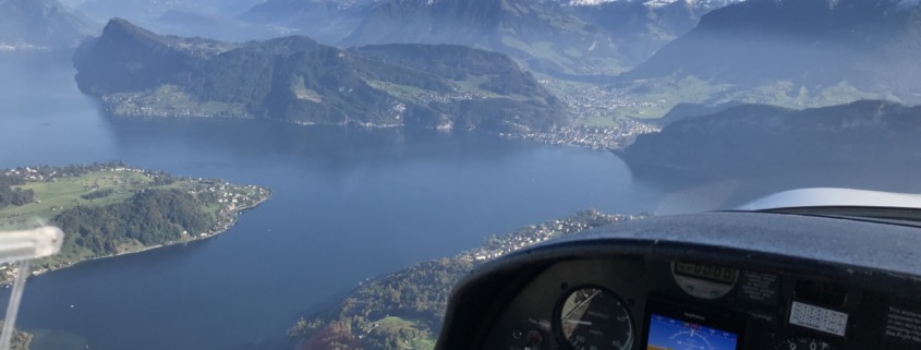 Der Bürgenstock (Bildmitte) liegt im Zentrum des Luftraumes, der während der Ukraine-Konferenz nur stark eingeschränkt genutzt werden darf. Foto Eugen Bürgler